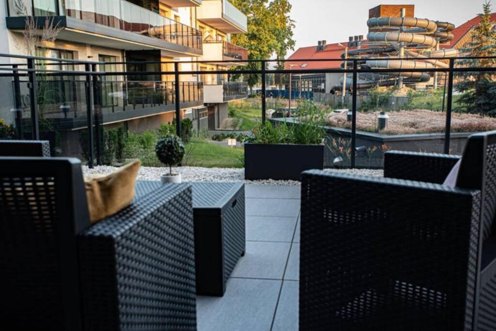 Apartament Twierdza Z Widokiem Na Jezioro โอสโตรดา ภายนอก รูปภาพ